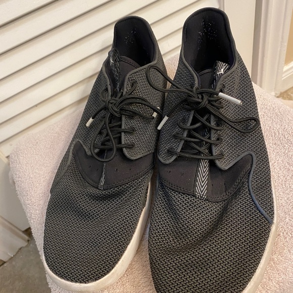 Men’s Nike Tennis Shoes; Excellent Condition; Size 11 - Picture 7 of 8